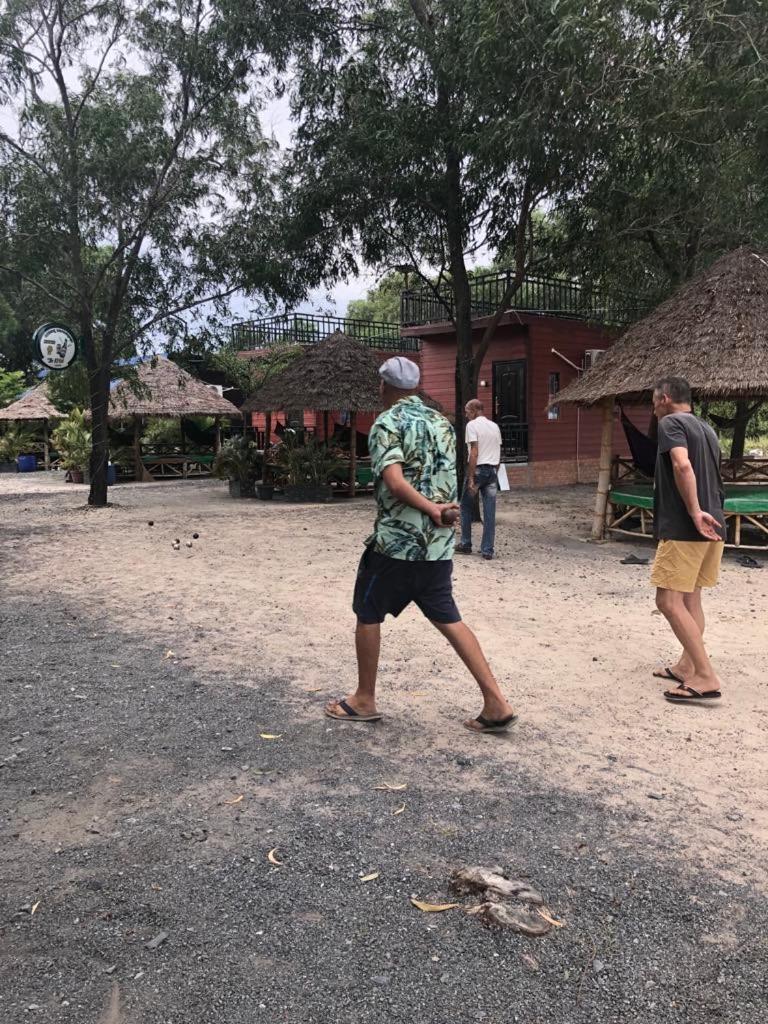 La Plage De Kampot By Lee & Hap Guest House Εξωτερικό φωτογραφία